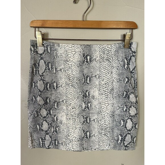 Free People Snake Print Mini Skirt,‎ Gray & White, Back Zipper, Size 6 - Picture 2 of 7